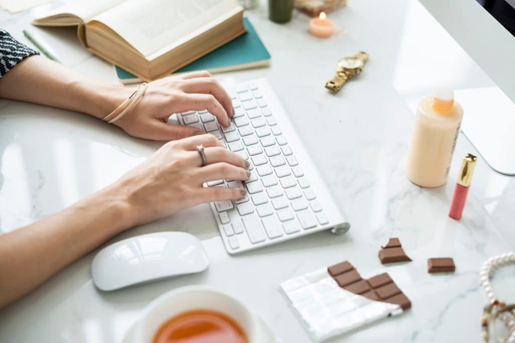 Shopping Internet Digital Connection Networking Concept